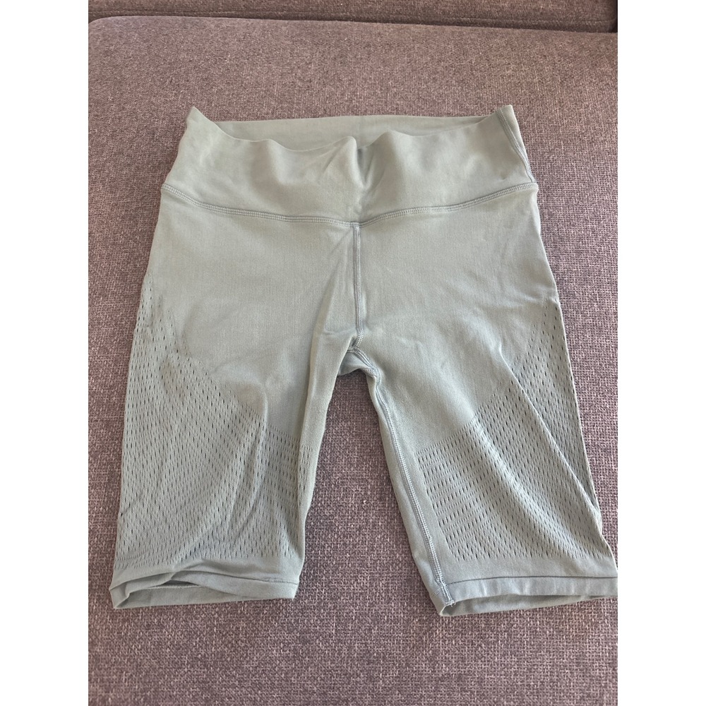 Lululemon High Rise Biker Shorts Sage Green Perforated Seamless Athletic 8in